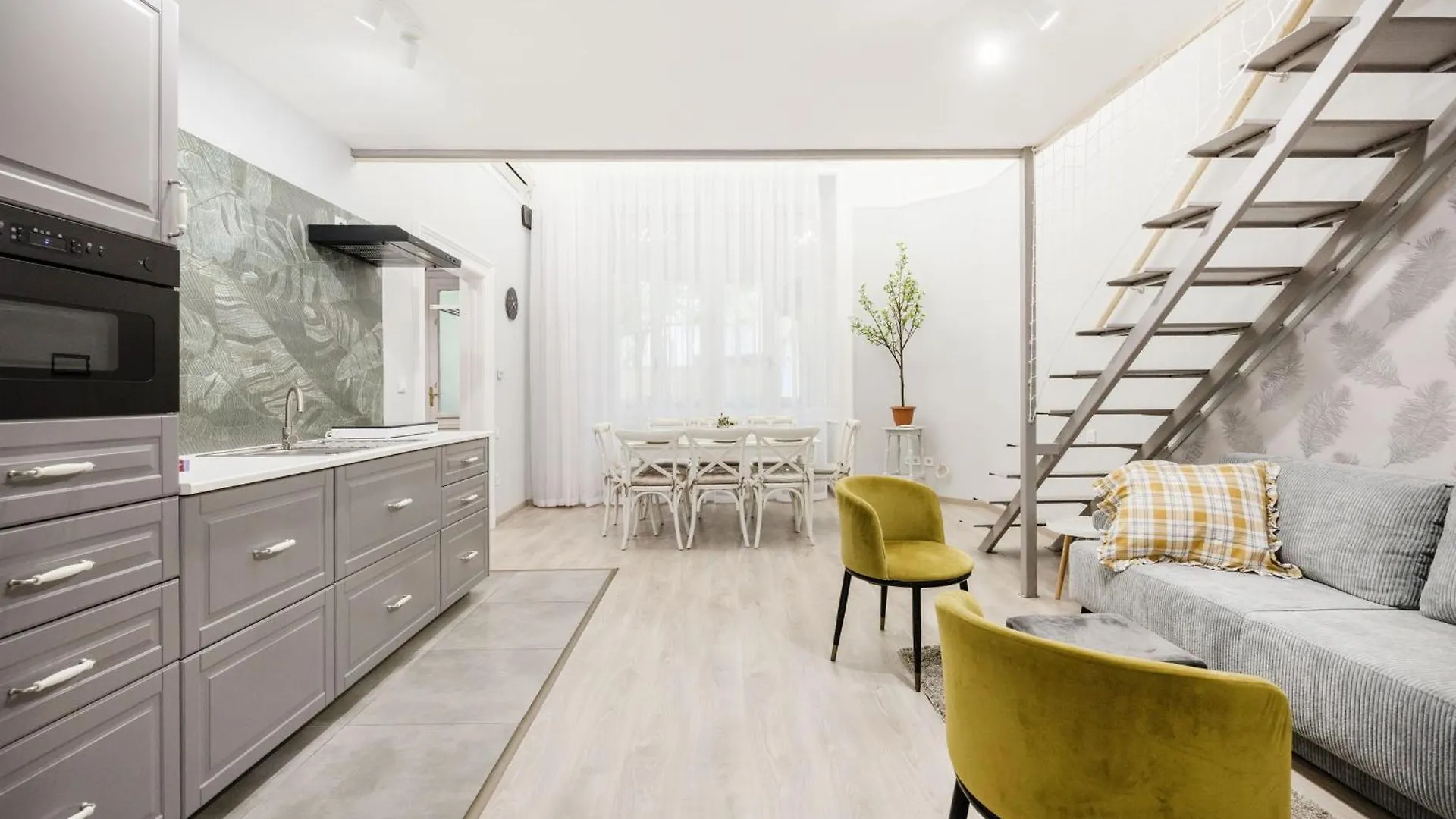 Spacious And Charming Apartment In The Centre Budapesta