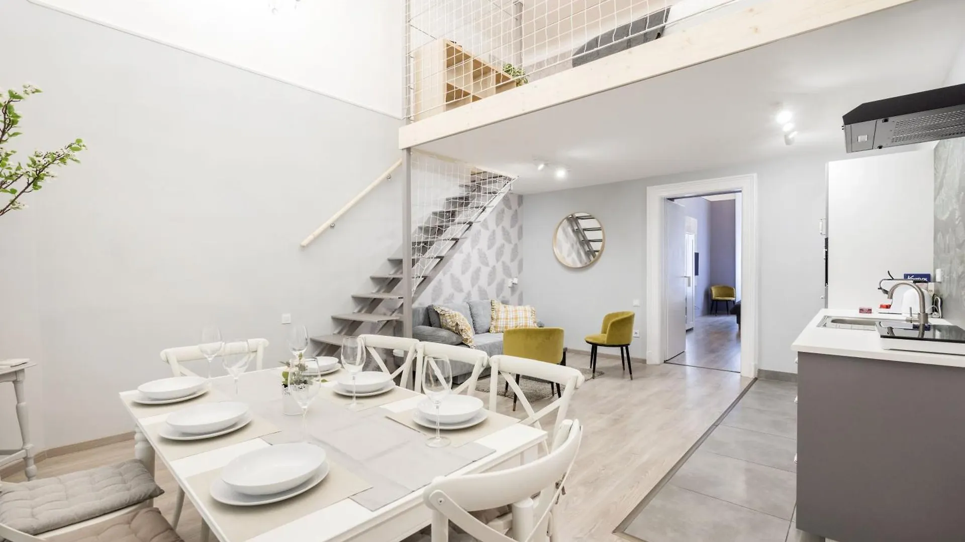 Spacious And Charming Apartment In The Centre Budapesta 0*,