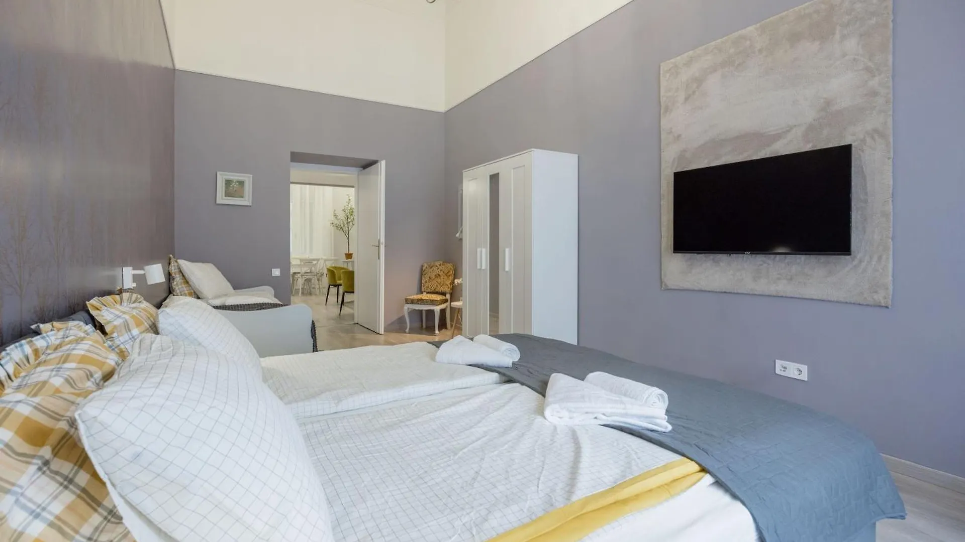 Spacious And Charming Apartment In The Centre Budapest