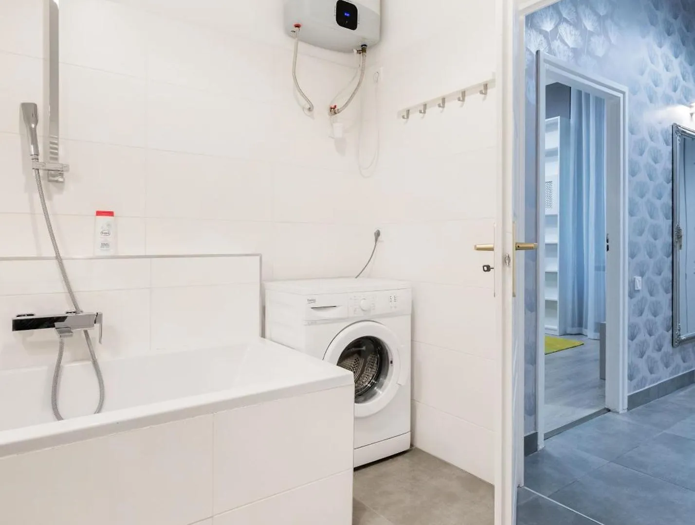 Spacious And Charming Apartment In The Centre Budapest