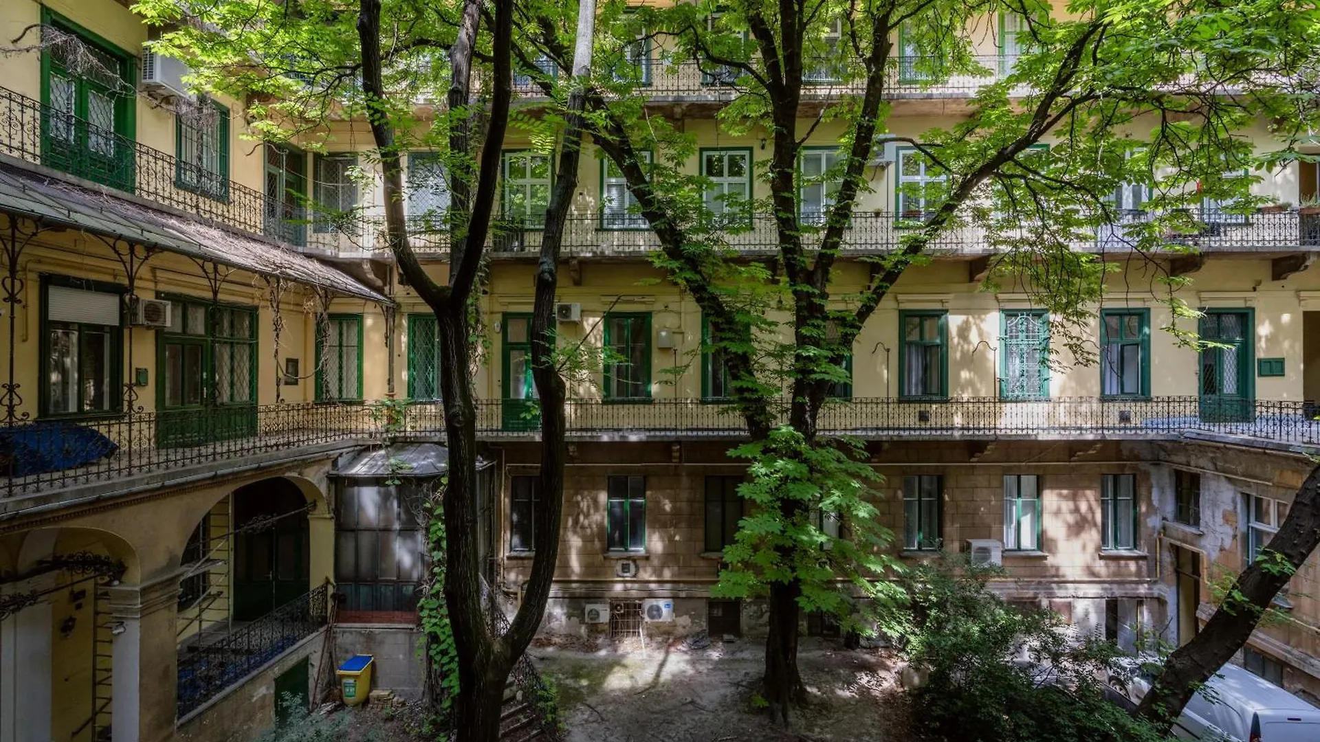 Spacious And Charming Apartment In The Centre Budapest Hungary